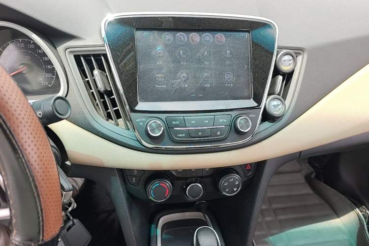 Used Chevrolet Monza 2020 320 Automatic Enjoyment Edition Audio And AC Panel