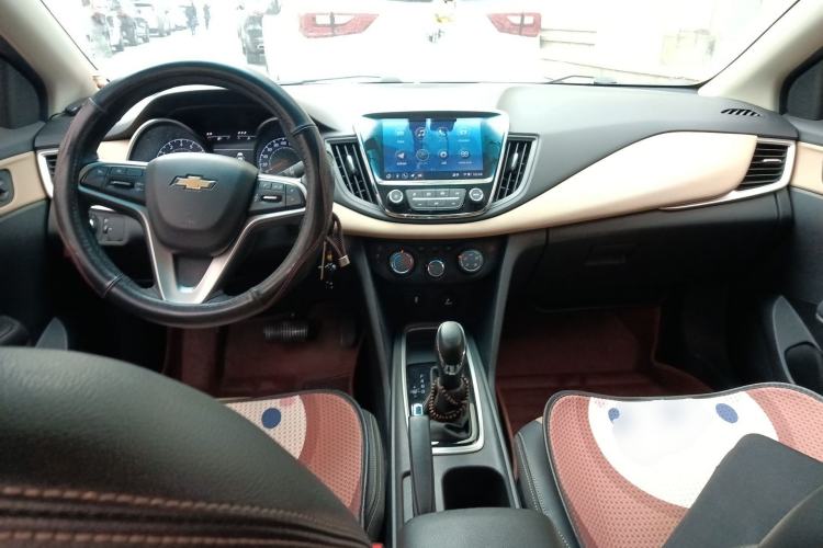 Used Chevrolet Monza 2020 320 Automatic Enjoyment Edition Center Console