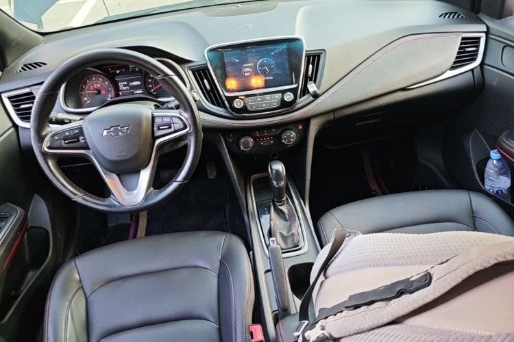 Used Chevrolet Monza 2020 Light Hybrid RS 330T Automatic Comfort Edition Center Console