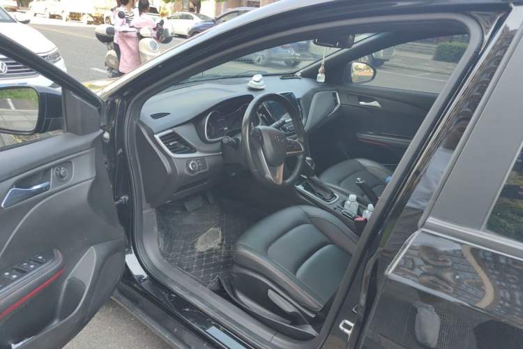 Used Chevrolet Monza 2020 Light Hybrid RS 330T Automatic Comfort Edition Driver Seat