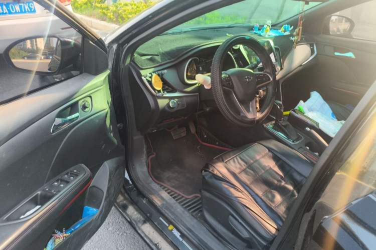 Used Chevrolet Monza 2020 Light Hybrid RS 330T Automatic Comfort Edition Driver Seat