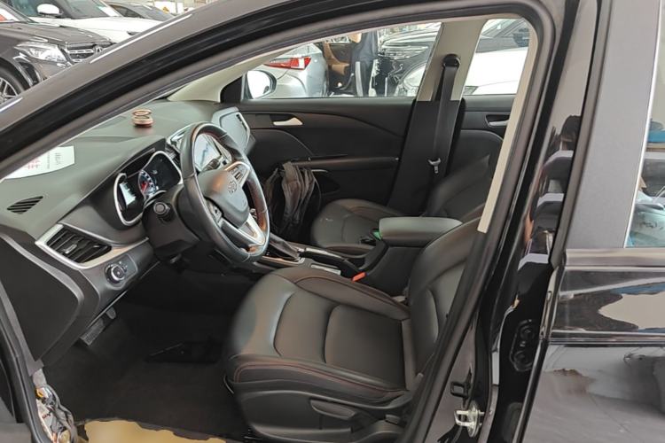 Used Chevrolet Monza 2020 Light Hybrid Redline 320T Dual-Clutch Thrilling Edition Driver Seat