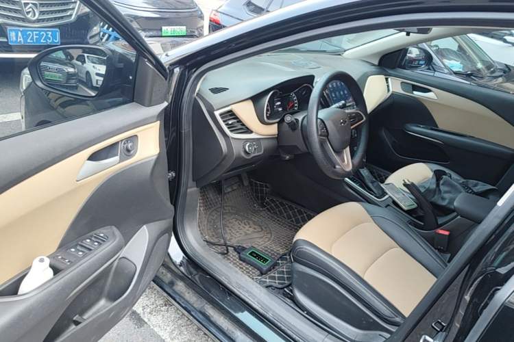 Used Chevrolet Monza 2020 320 Automatic Enjoyment Edition Driver Seat