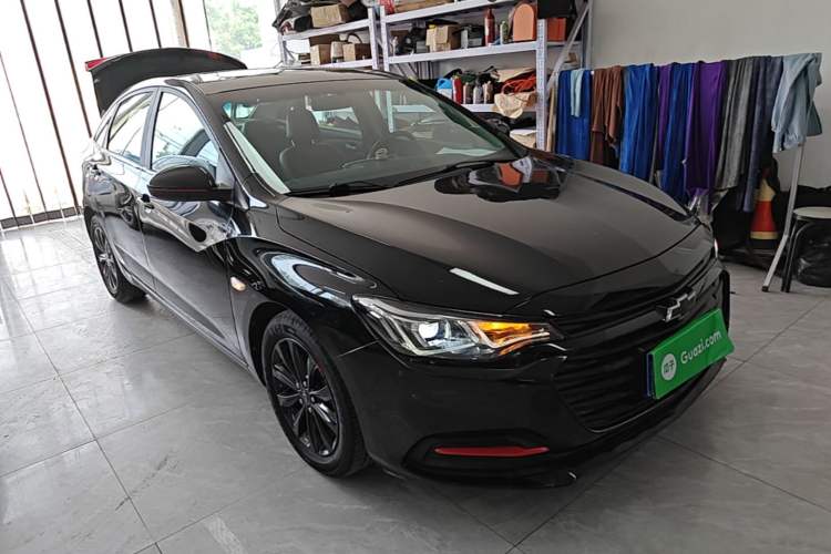 Used Chevrolet Monza 2020 Light Hybrid Redline 320T Dual-Clutch Thrilling Edition Front Right 45 Deg