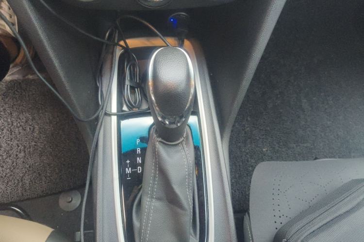 Used Chevrolet Monza 2020 320 Automatic Enjoyment Edition Gear Lever