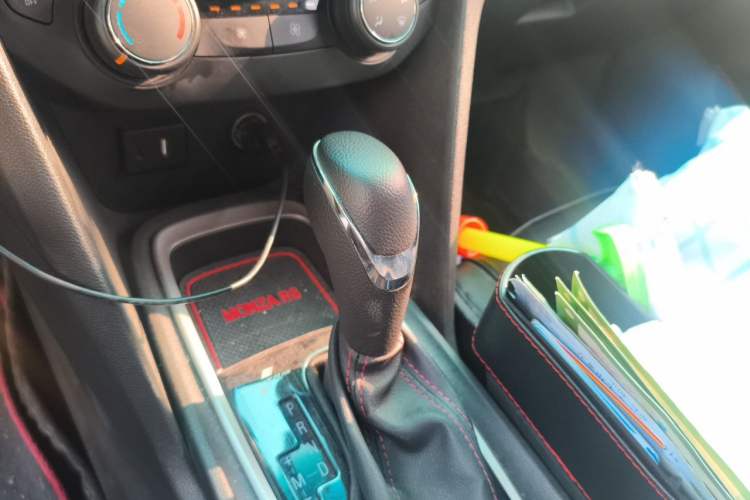 Used Chevrolet Monza 2020 Light Hybrid RS 330T Automatic Comfort Edition Gear Lever