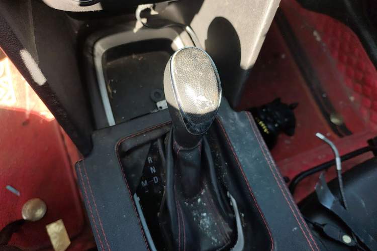 Used Chevrolet Monza 2020 Light Hybrid RS 330T Automatic Comfort Edition Gear Lever
