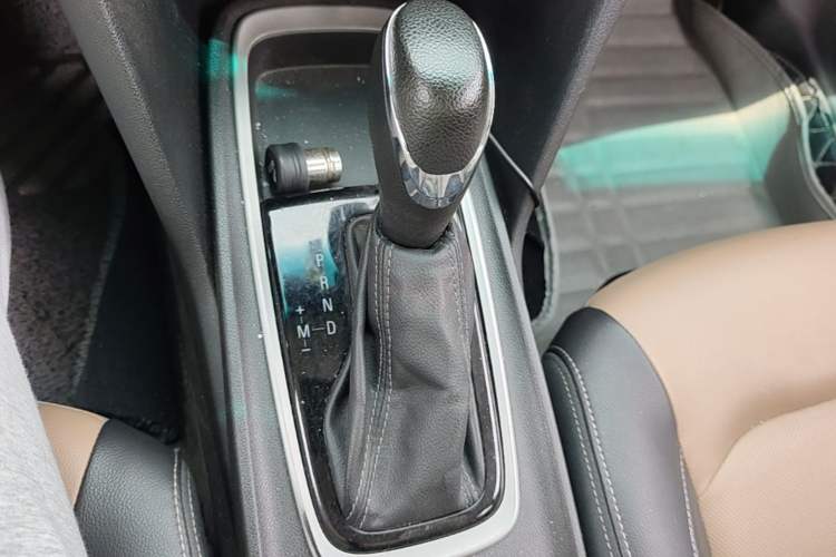 Used Chevrolet Monza 2020 320 Automatic Enjoyment Edition Gear Lever