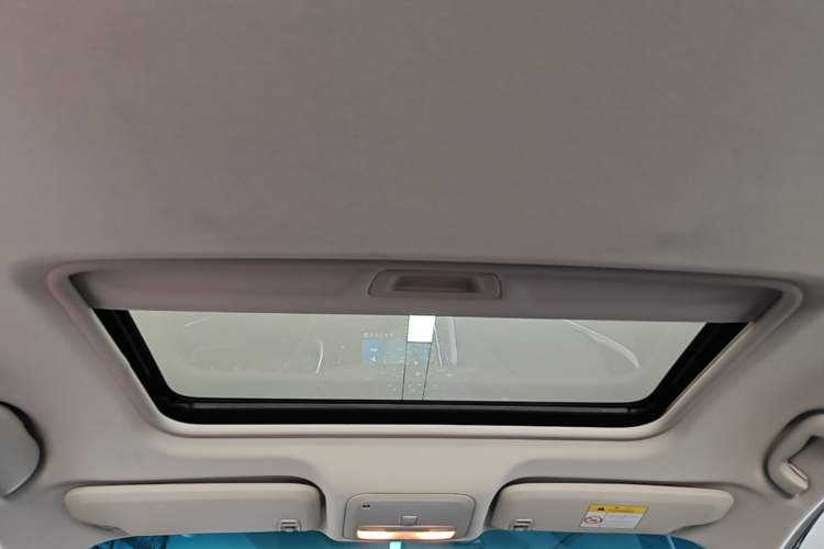 Used Chevrolet Monza 2020 Light Hybrid Redline 320T Dual-Clutch Thrilling Edition Headliner