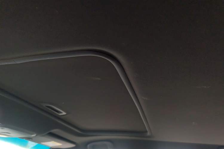 Used Chevrolet Monza 2020 Light Hybrid RS 330T Automatic Comfort Edition Headliner