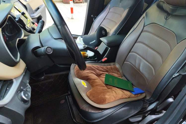 Used Chevrolet Monza 2020 320 Automatic Enjoyment Edition Left Front Seat