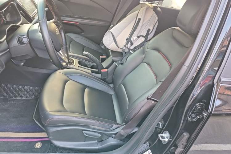 Used Chevrolet Monza 2020 Light Hybrid RS 330T Automatic Comfort Edition Left Front Seat