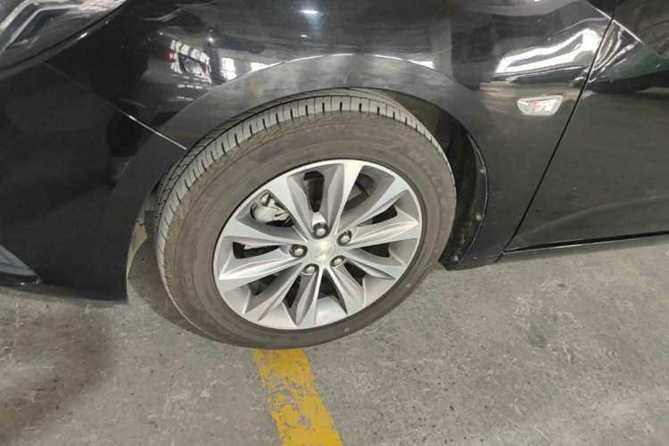 Used Chevrolet Monza 2020 320 Automatic Enjoyment Edition Left Front Wheel Hub