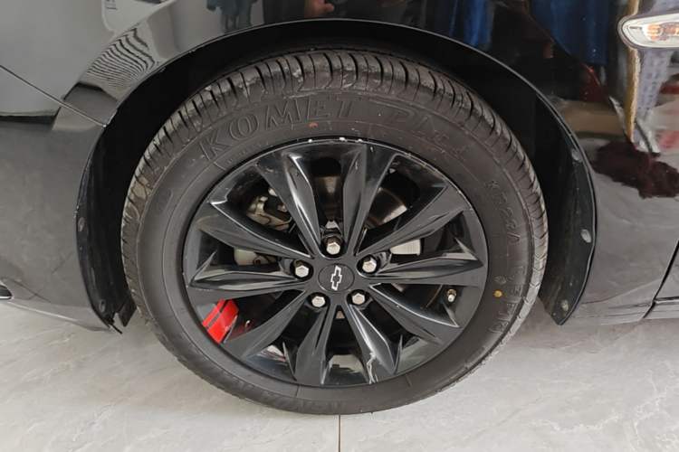 Used Chevrolet Monza 2020 Light Hybrid Redline 320T Dual-Clutch Thrilling Edition Left Front Wheel Hub