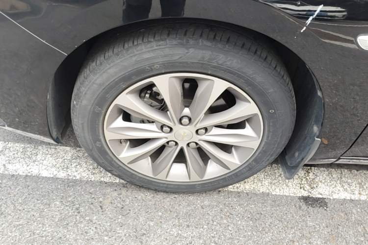 Used Chevrolet Monza 2020 320 Automatic Enjoyment Edition Left Front Wheel Hub