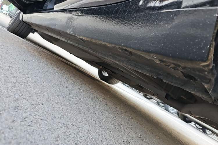 Used Chevrolet Monza 2020 Light Hybrid RS 330T Automatic Comfort Edition Left Side Sill