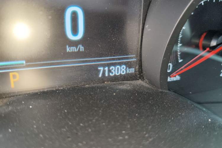 Used Chevrolet Monza 2020 Light Hybrid RS 330T Automatic Comfort Edition Odometer Close Up