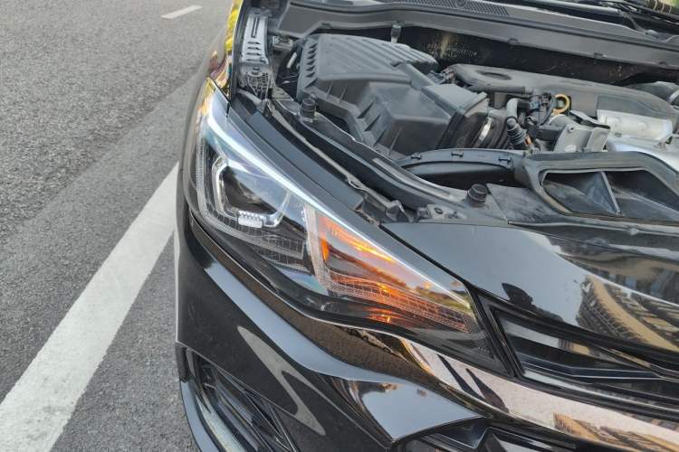 Used Chevrolet Monza 2020 Light Hybrid RS 330T Automatic Comfort Edition Right Front Headlight