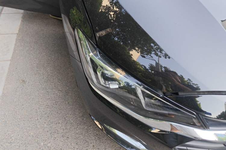 Used Chevrolet Monza 2020 320 Automatic Enjoyment Edition Right Front Headlight