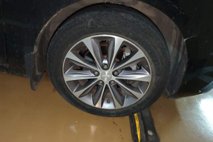 Used Chevrolet Monza 2020 320 Automatic Enjoyment Edition Right Front Wheel Hub