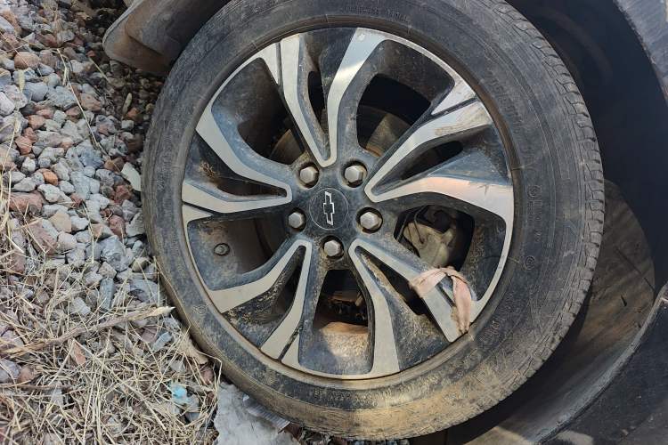 Used Chevrolet Monza 2020 Light Hybrid RS 330T Automatic Comfort Edition Right Front Wheel Hub