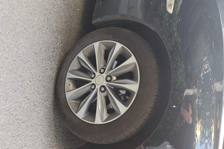 Used Chevrolet Monza 2020 320 Automatic Enjoyment Edition Right Front Wheel Hub