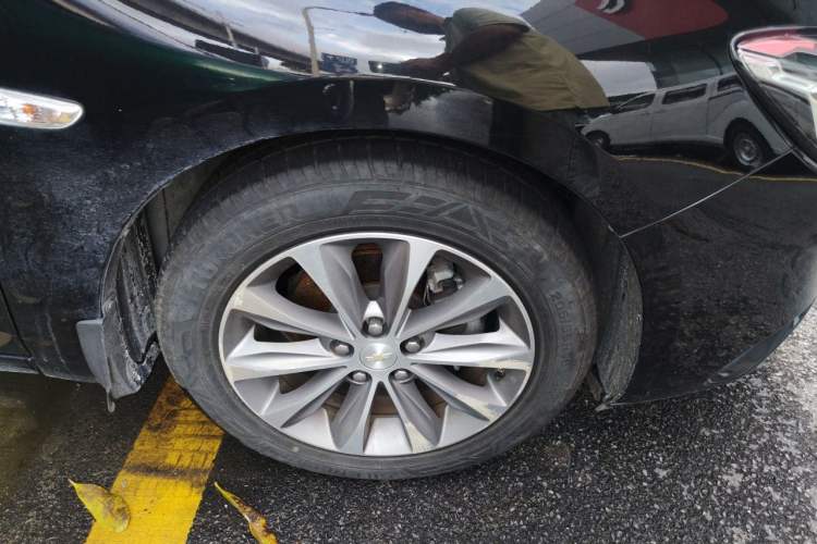Used Chevrolet Monza 2020 320 Automatic Enjoyment Edition Right Front Wheel Hub