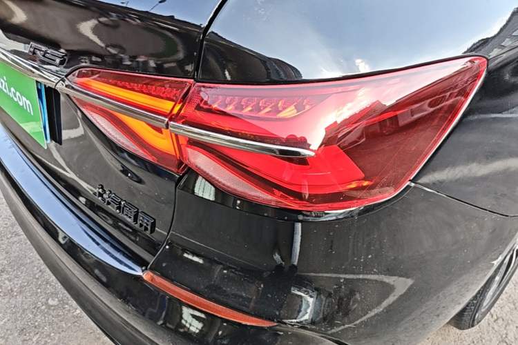 Used Chevrolet Monza 2020 Light Hybrid RS 330T Automatic Comfort Edition Right Rear Taillight