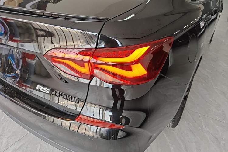 Used Chevrolet Monza 2020 Light Hybrid Redline 320T Dual-Clutch Thrilling Edition Right Rear Taillight