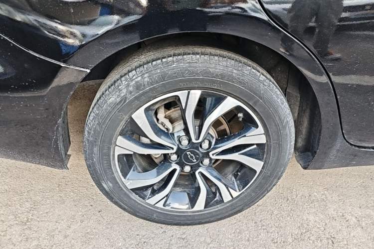Used Chevrolet Monza 2020 Light Hybrid RS 330T Automatic Comfort Edition Right Rear Wheel Hub