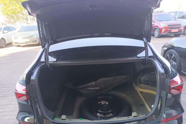 Used Chevrolet Monza 2020 Light Hybrid RS 330T Automatic Comfort Edition Trunk