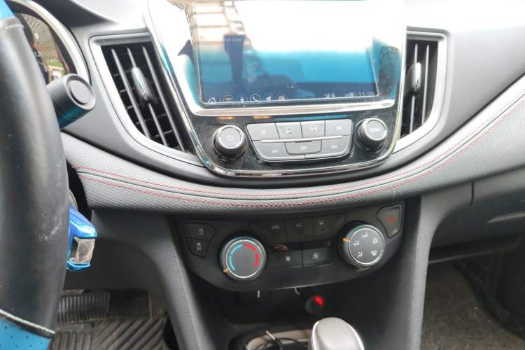 Used Chevrolet Monza 2020 Light Hybrid RS 330T Automatic Comfort Edition Audio And AC Panel