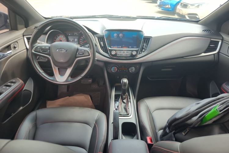 Used Chevrolet Monza 2020 Light Hybrid RS 330T Automatic Comfort Edition Center Console