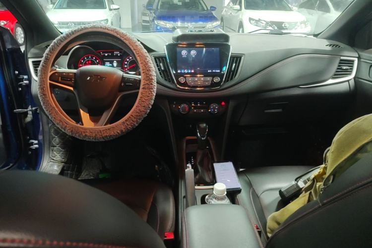 Used Chevrolet Monza 2020 Light Hybrid RS 330T Automatic Comfort Edition Center Console