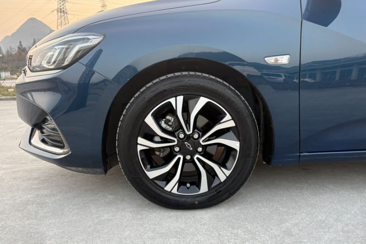 Used Chevrolet Monza 2020 Light Hybrid RS 330T Automatic Comfort Edition Exterior 4