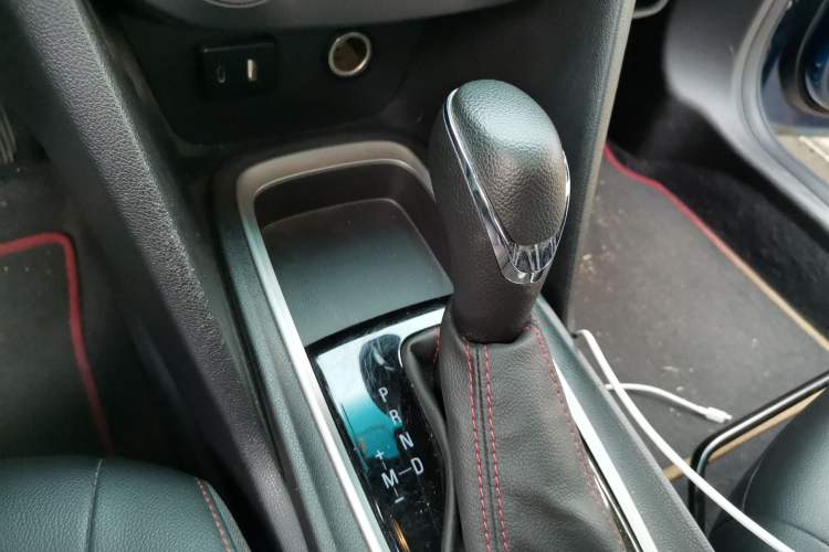 Used Chevrolet Monza 2020 Light Hybrid RS 330T Automatic Comfort Edition Gear Lever