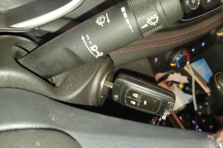 Used Chevrolet Monza 2020 Light Hybrid RS 330T Automatic Comfort Edition Interior 1