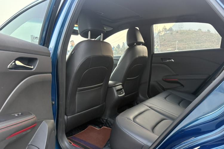 Used Chevrolet Monza 2020 Light Hybrid RS 330T Automatic Comfort Edition Interior 13