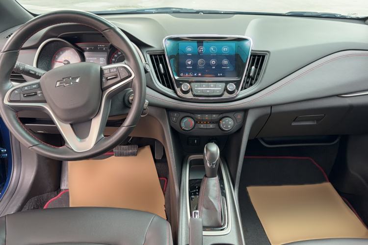 Used Chevrolet Monza 2020 Light Hybrid RS 330T Automatic Comfort Edition Interior 3