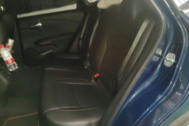 Used Chevrolet Monza 2020 Light Hybrid RS 330T Automatic Comfort Edition Interior 4