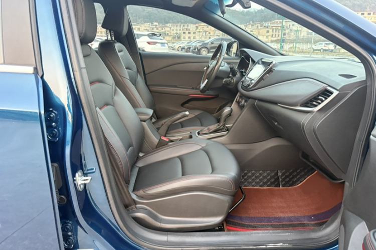 Used Chevrolet Monza 2020 Light Hybrid RS 330T Automatic Comfort Edition Interior 7