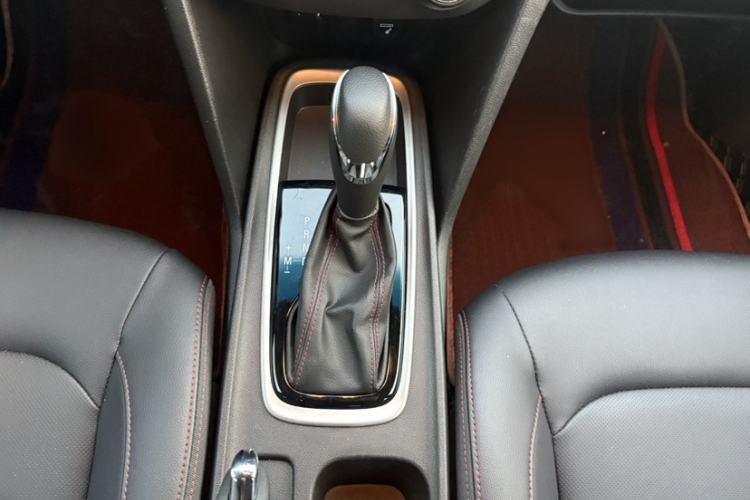 Used Chevrolet Monza 2020 Light Hybrid RS 330T Automatic Comfort Edition Interior 9
