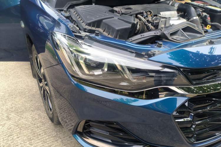 Used Chevrolet Monza 2020 Light Hybrid RS 330T Automatic Comfort Edition Right Front Headlight