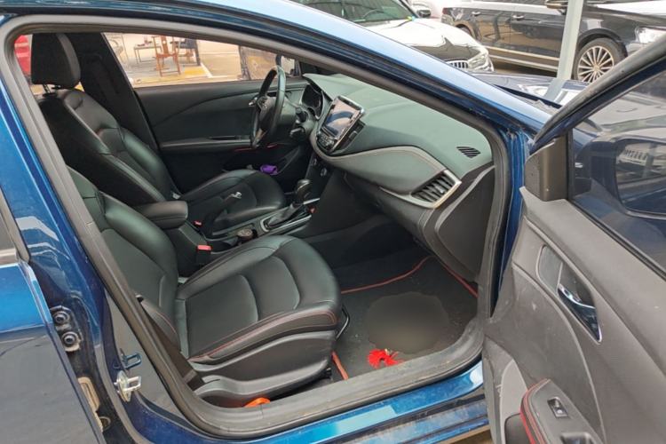 Used Chevrolet Monza 2020 Light Hybrid RS 330T Automatic Comfort Edition Right Front Seat