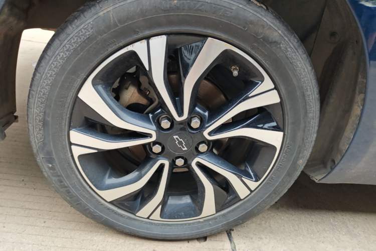 Used Chevrolet Monza 2020 Light Hybrid RS 330T Automatic Comfort Edition Right Rear Wheel Hub