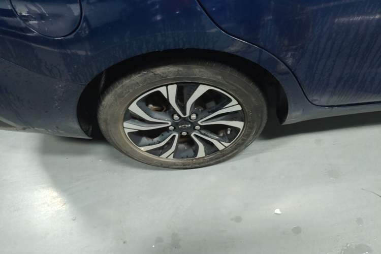 Used Chevrolet Monza 2020 Light Hybrid RS 330T Automatic Comfort Edition Right Rear Wheel Hub