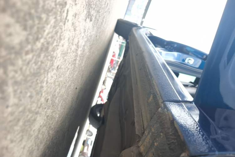 Used Chevrolet Monza 2020 Light Hybrid RS 330T Automatic Comfort Edition Right Side Sill