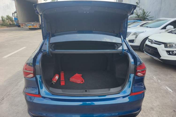 Used Chevrolet Monza 2020 Light Hybrid RS 330T Automatic Comfort Edition Trunk