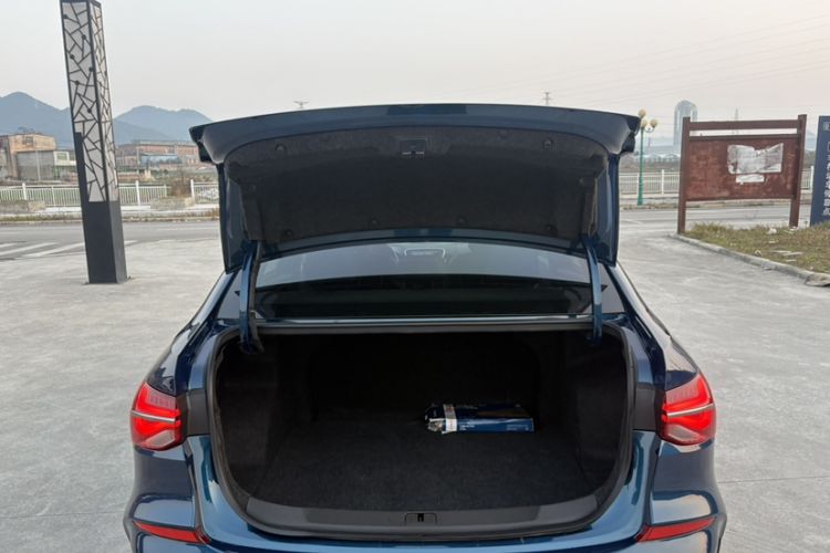 Used Chevrolet Monza 2020 Light Hybrid RS 330T Automatic Comfort Edition Trunk