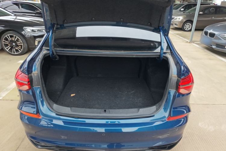 Used Chevrolet Monza 2020 Light Hybrid RS 330T Automatic Comfort Edition Trunk